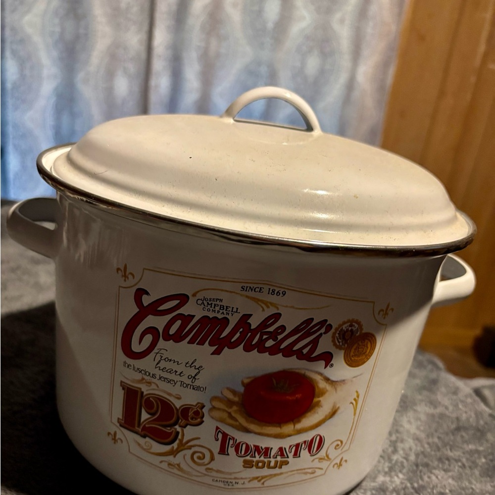 Cream Cookware Pot with Handles and Lid